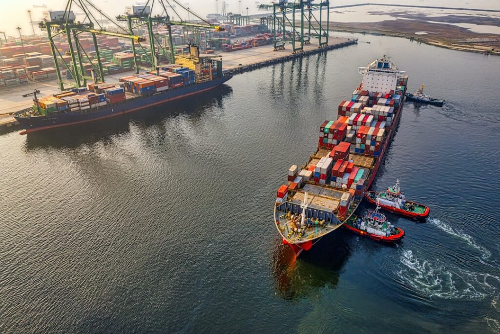 global supply chains economic — container ships port logistics network