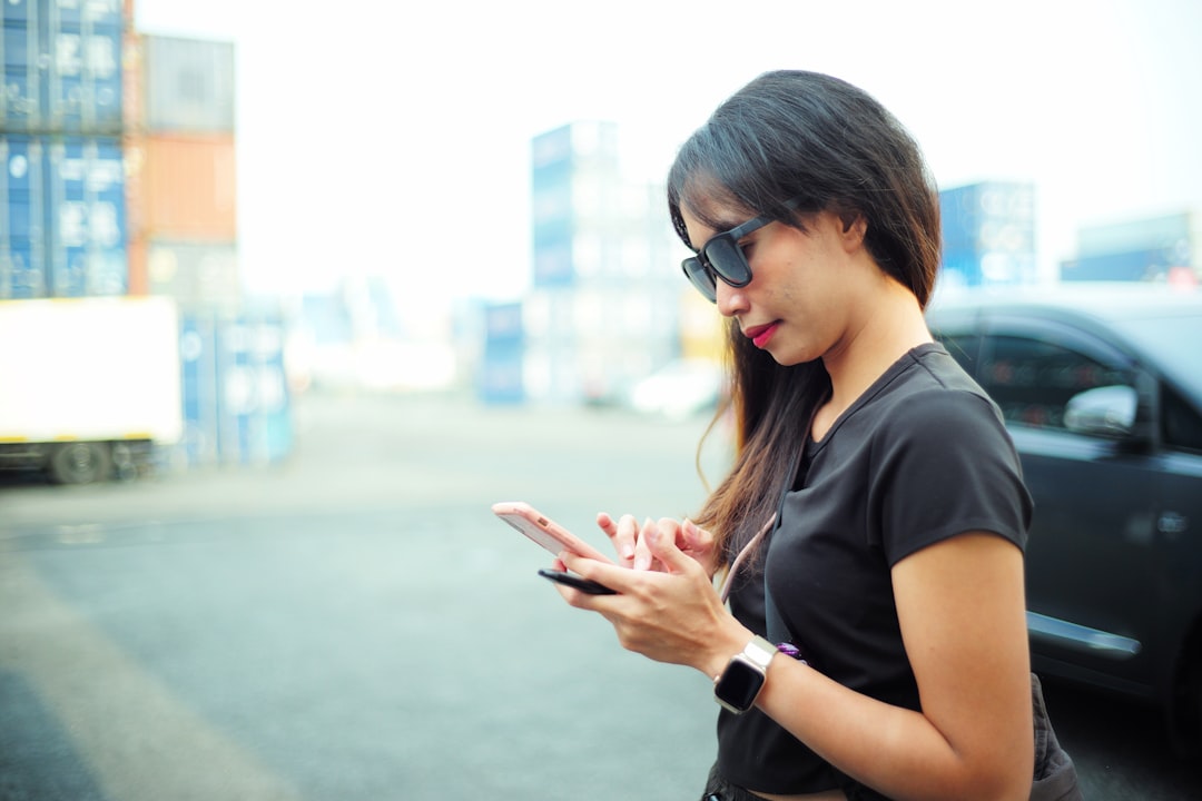 smart logistics networks global — real-time shipment tracking on mobile device interface