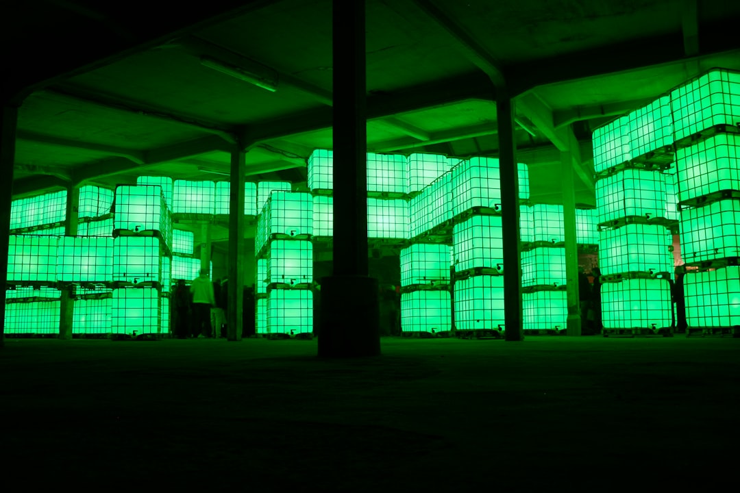 vertical farming closer mainstream — modern hydroponic cultivation system with LED grow lights in warehouse setting